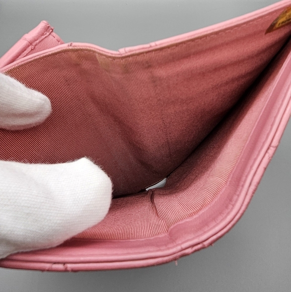 🩷CHANEL Pink Quilted Leather Wallet🩷 - Picture 9 of 16